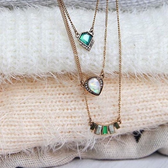 Delicate Tripe Layer Emerald Necklace - Picture 4 of 7